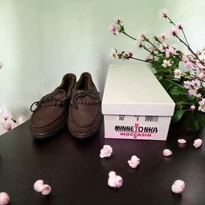NEW Minnetonka Chocolate Moose 392 Dark Brown Leather Loafers Sz. 8